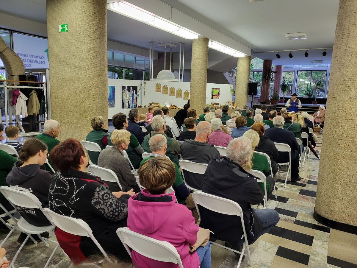 Udeleženci otvoritve v Zagorju ob Savi